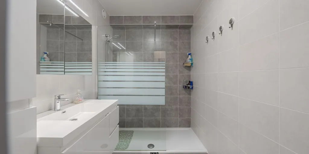 Salles de bain - Appartement Nécessaire avec Terrasse à Middelkerke
