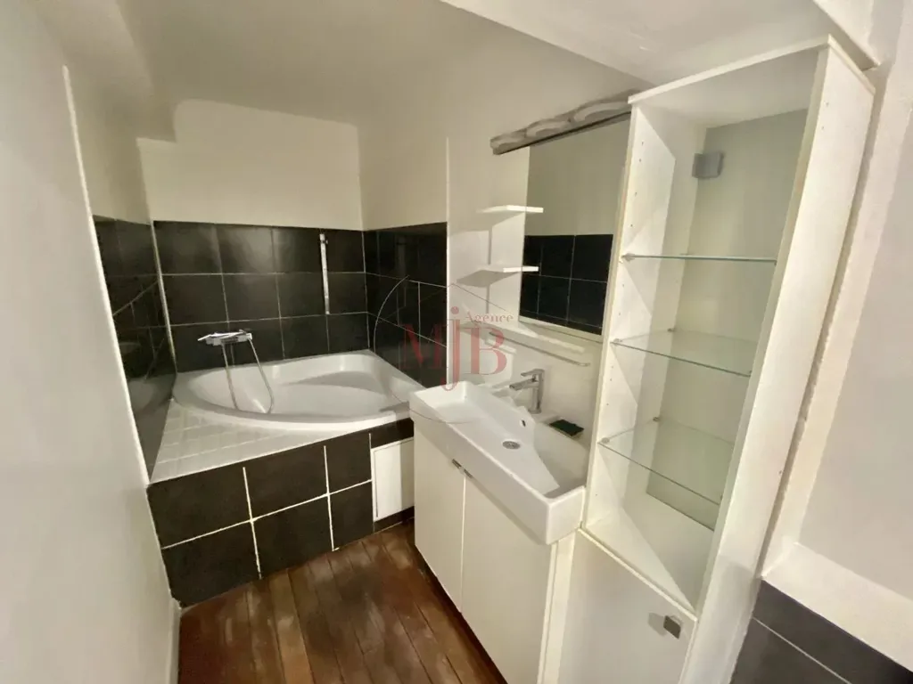 Salles de bain - Appartement 4 Pièces Lumineux à Aix-en-Provence