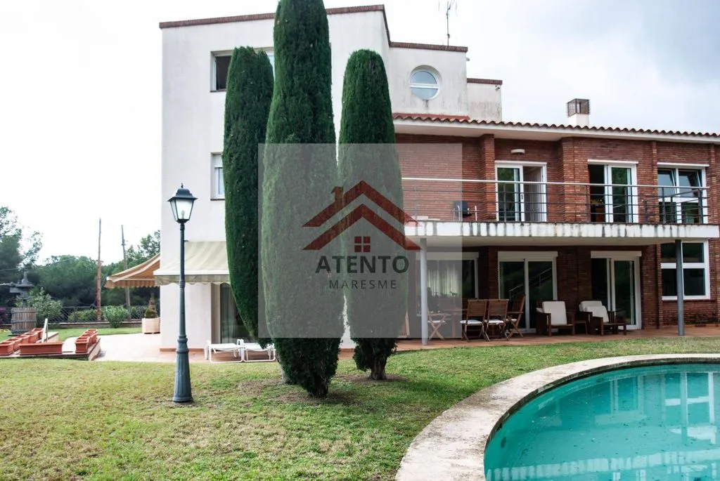 Piscina - Detached House with Sea View in Premià de Dalt