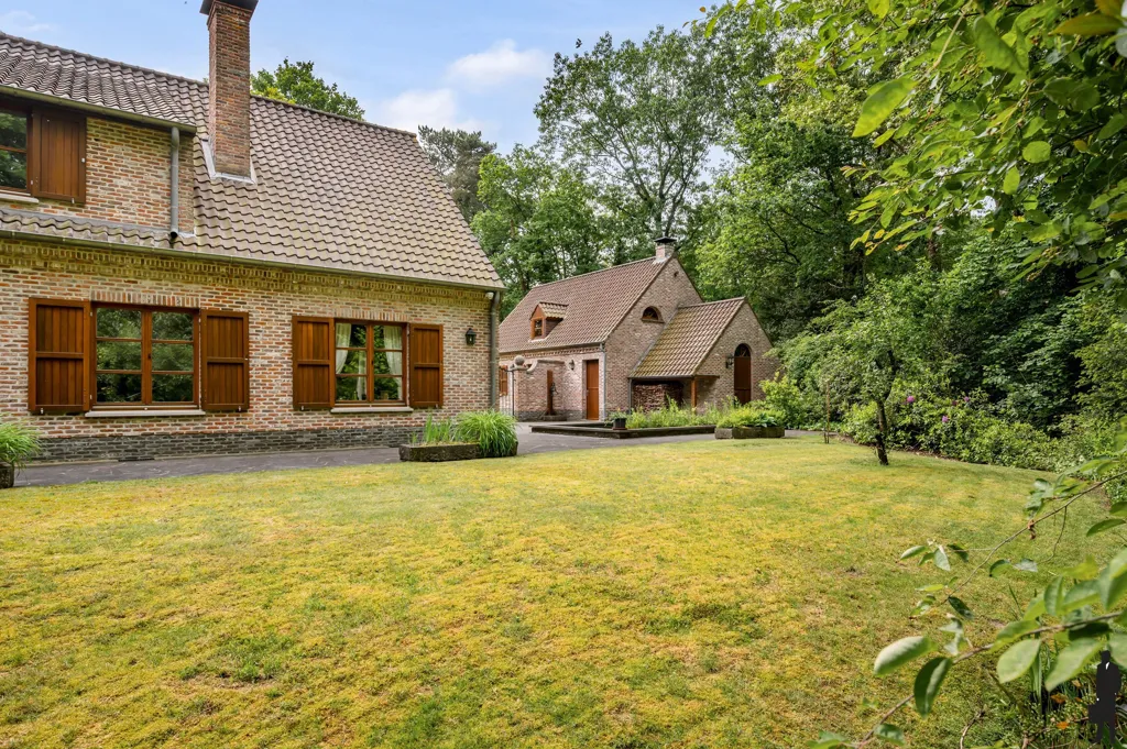 Exterior - Country Villa with Terrace and Garden