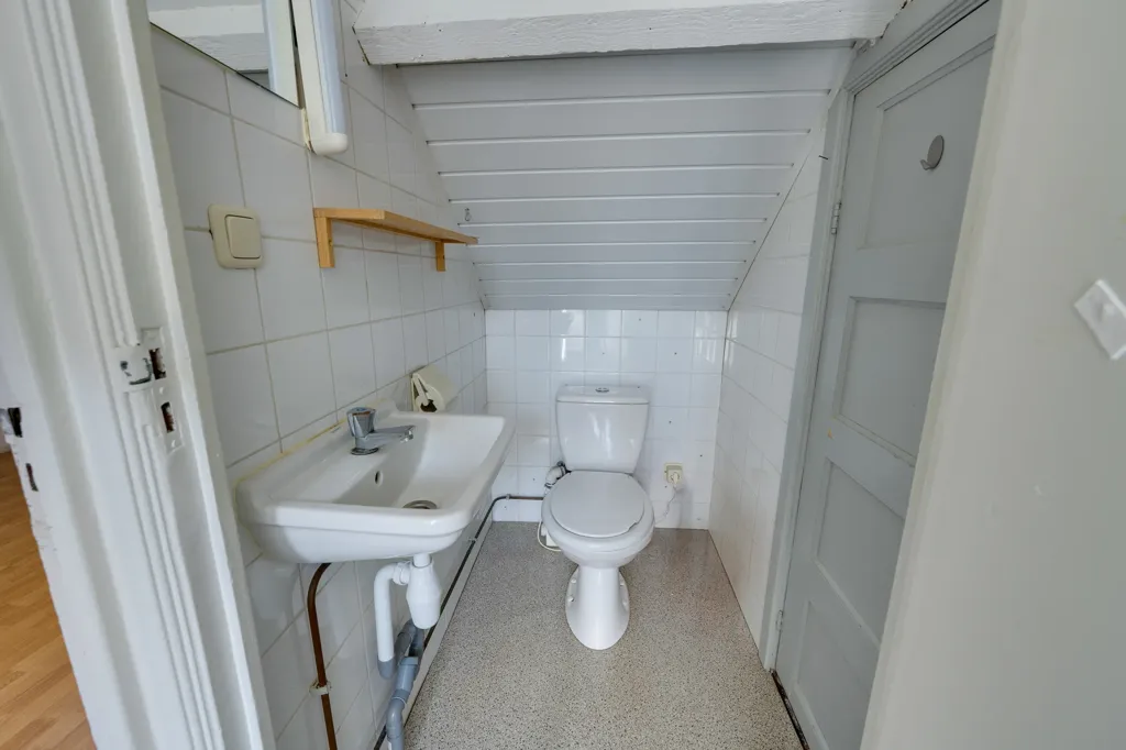 Vannitoad - Charming Two-Bedroom Apartment with Balconies in Amsterdam