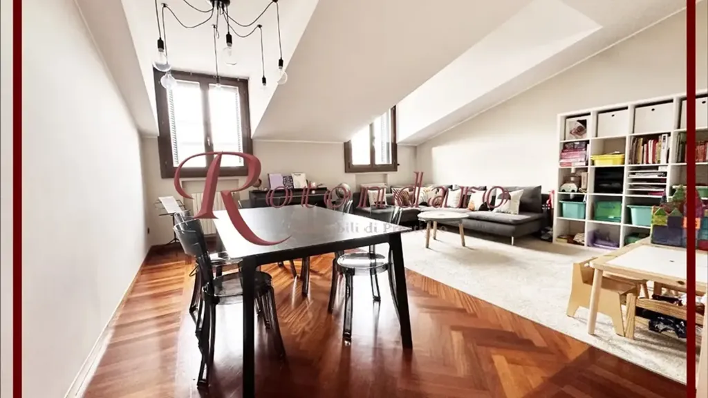 Söögituba - Penthouse Apartment with Double Exposure in Milan
