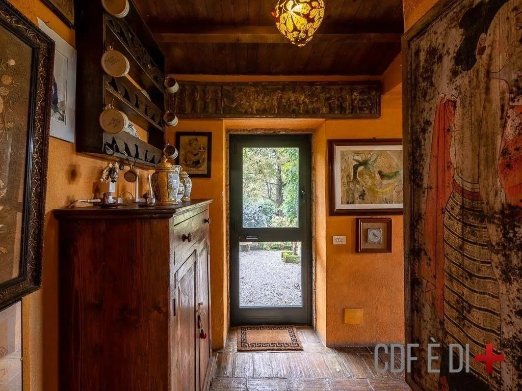 Esik - Country House with Orvieto Cliff View