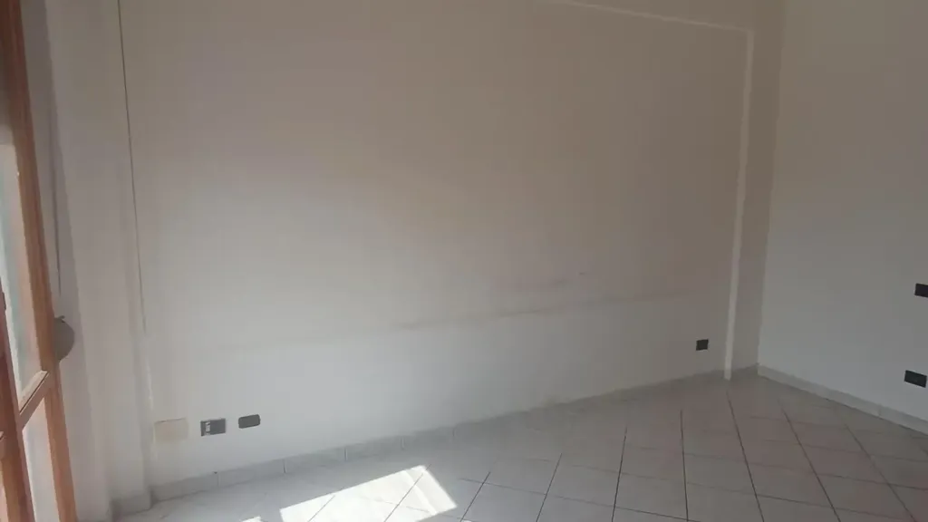 Pièces - 4-Bedroom Apartment with Balcony in Empoli