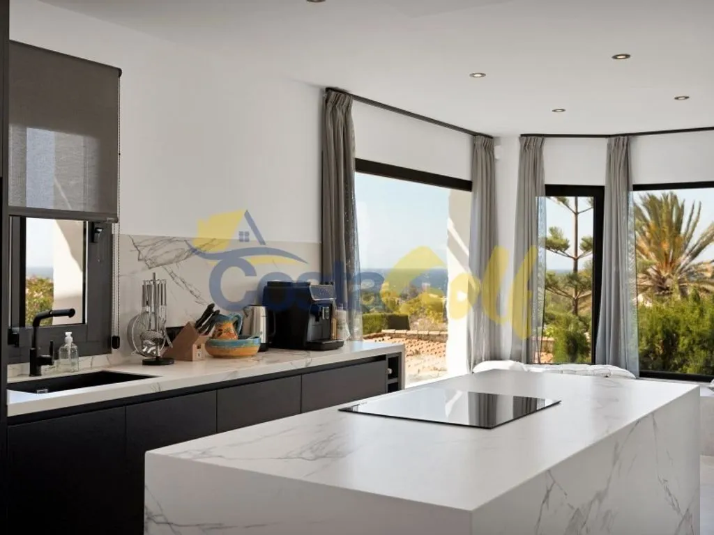 Cuisine - Luxury Villa with Pool in Elviria, Marbella