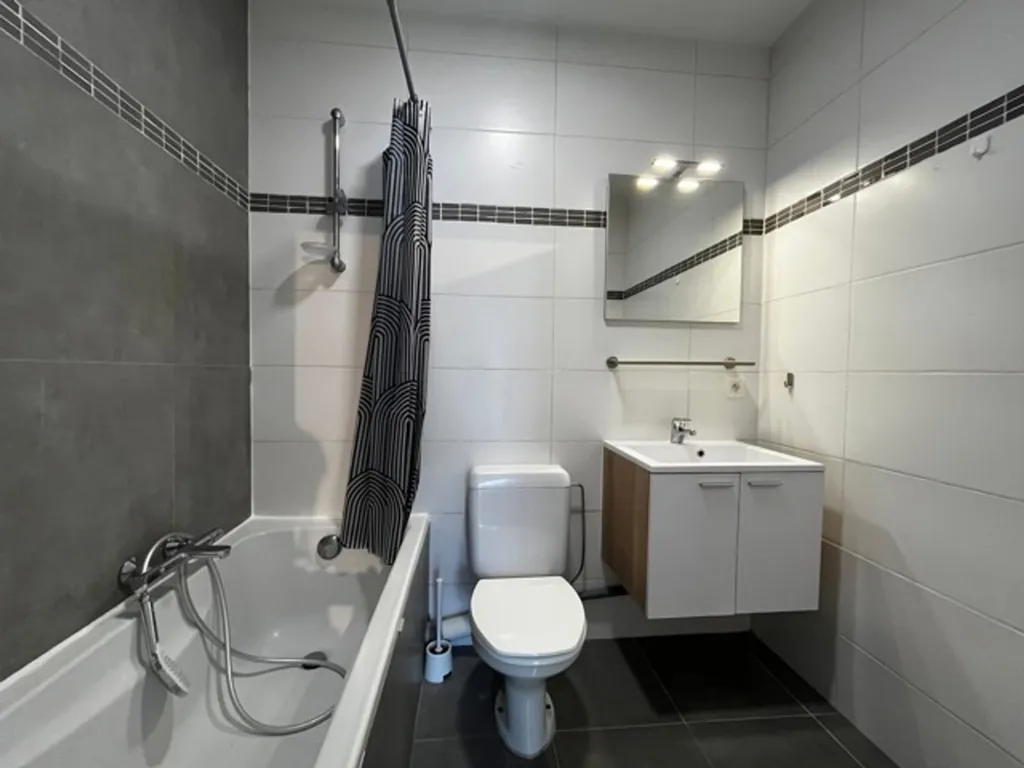 Salles de bain - Studio avec Vue sur Liège au 5ème Étage