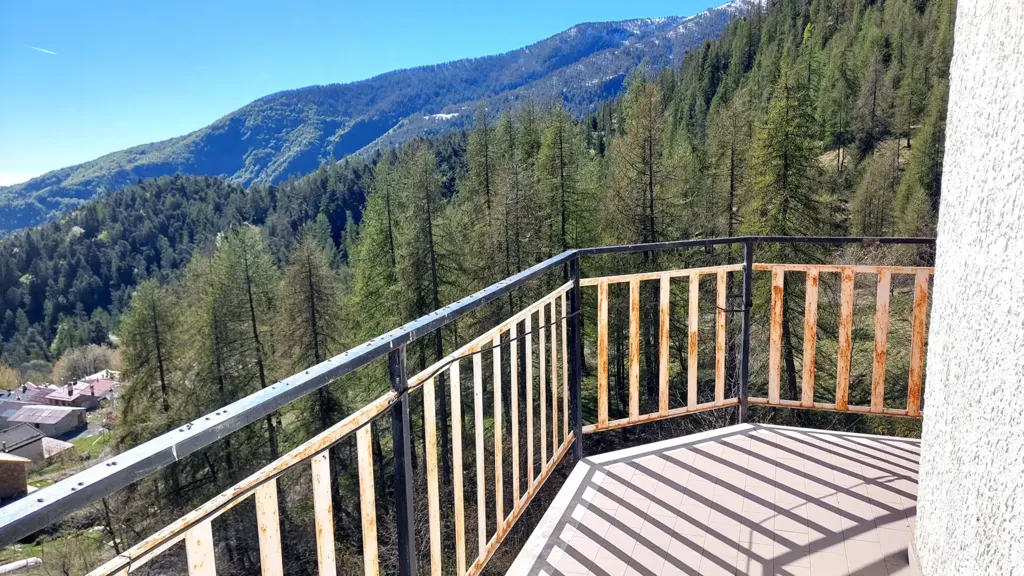 balcony