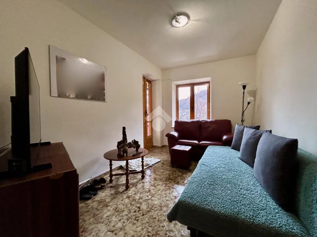 Elutuba - Semi-Detached Villa with Garden in Condove