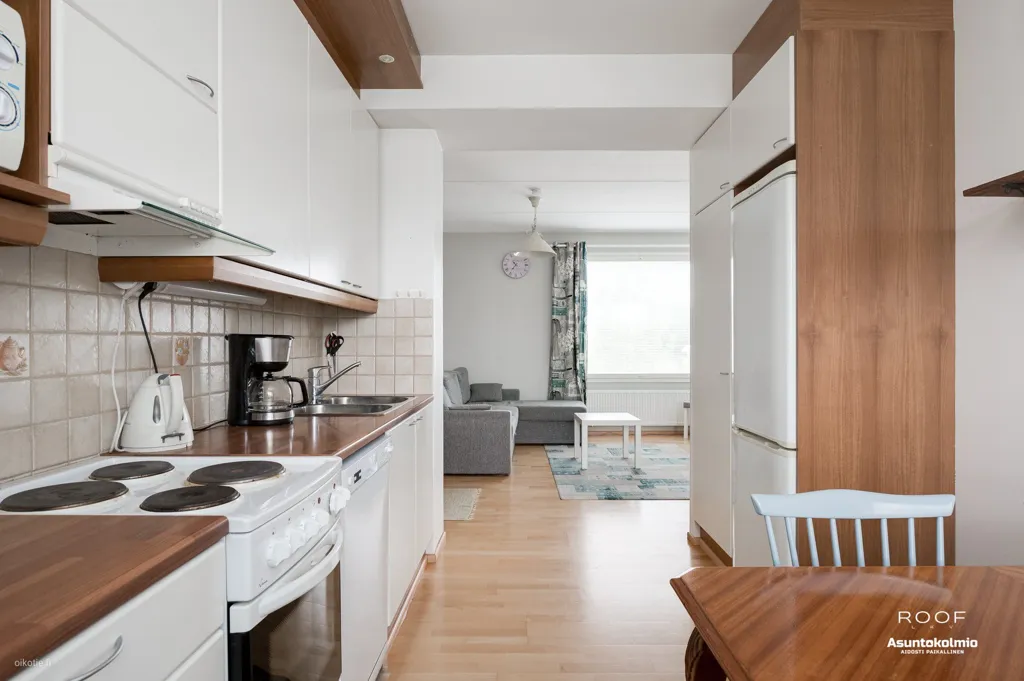 Köök - Top-Floor Apartment with Glazed Balcony in Oulu