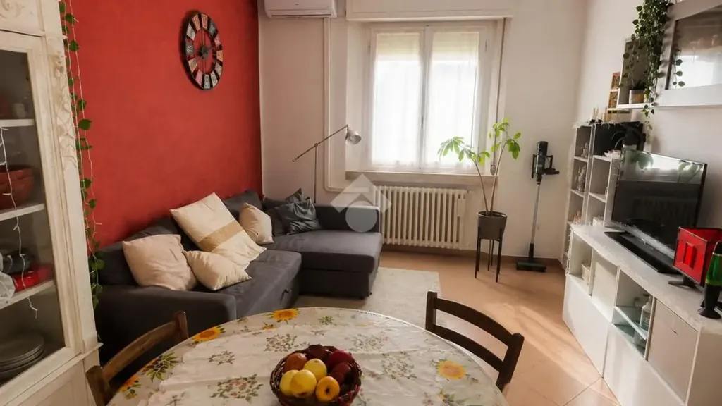 Séjour - 2-Bedroom Apartment with Balcony in Forlì