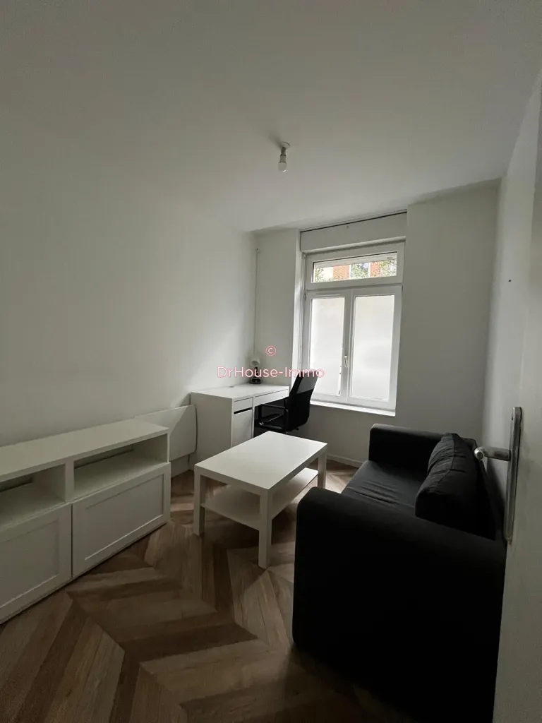 Living Room - 1-Bedroom Apartment with Terrace in Lille