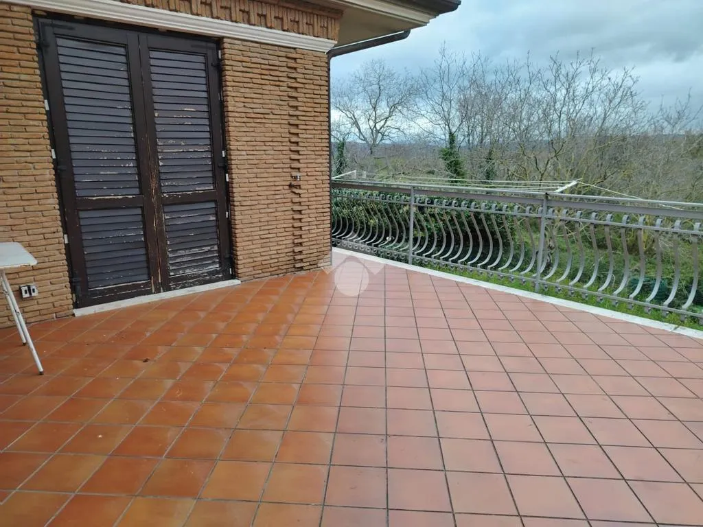 Terrass - Villa with Garden in Altavilla Irpina