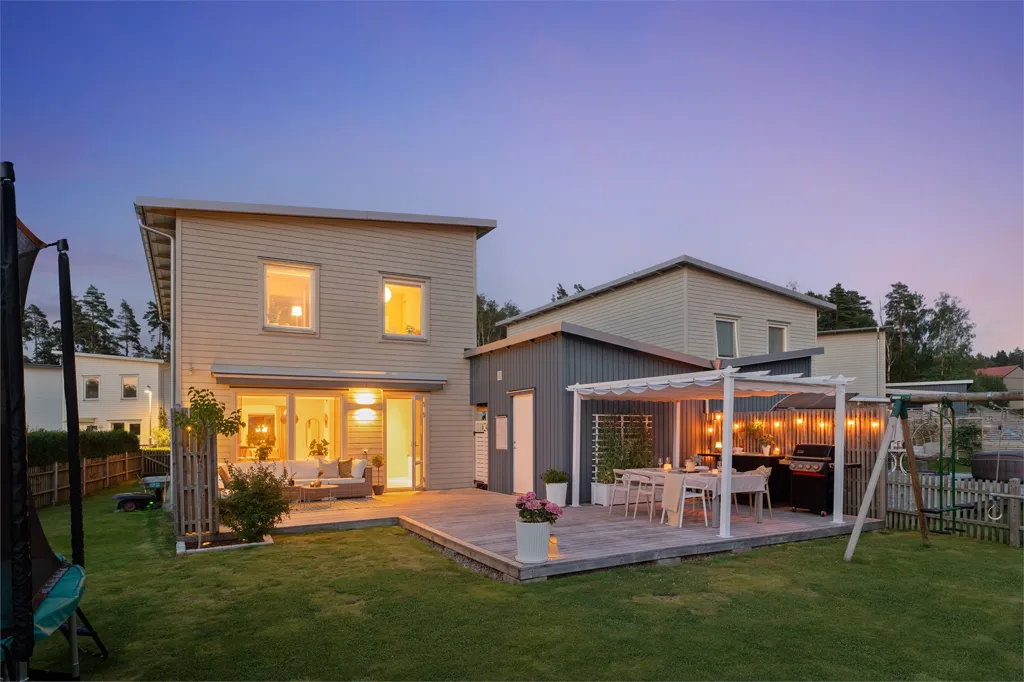 Garden - Modern Villa with Garden in Sunny Location