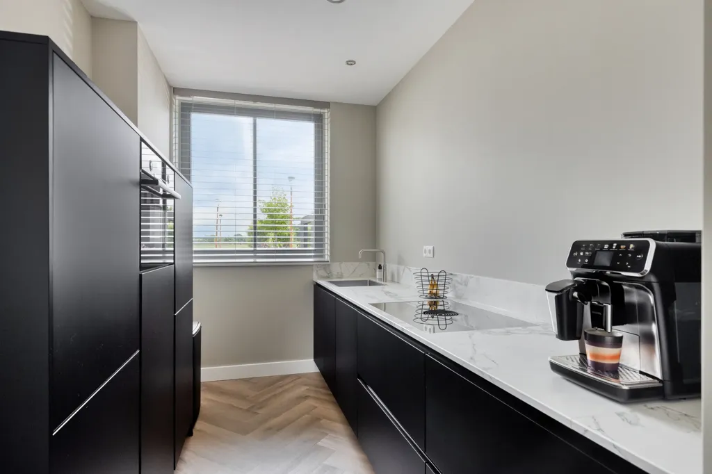 Cuisine - Energetically Efficient Corner House with Garden in De Run