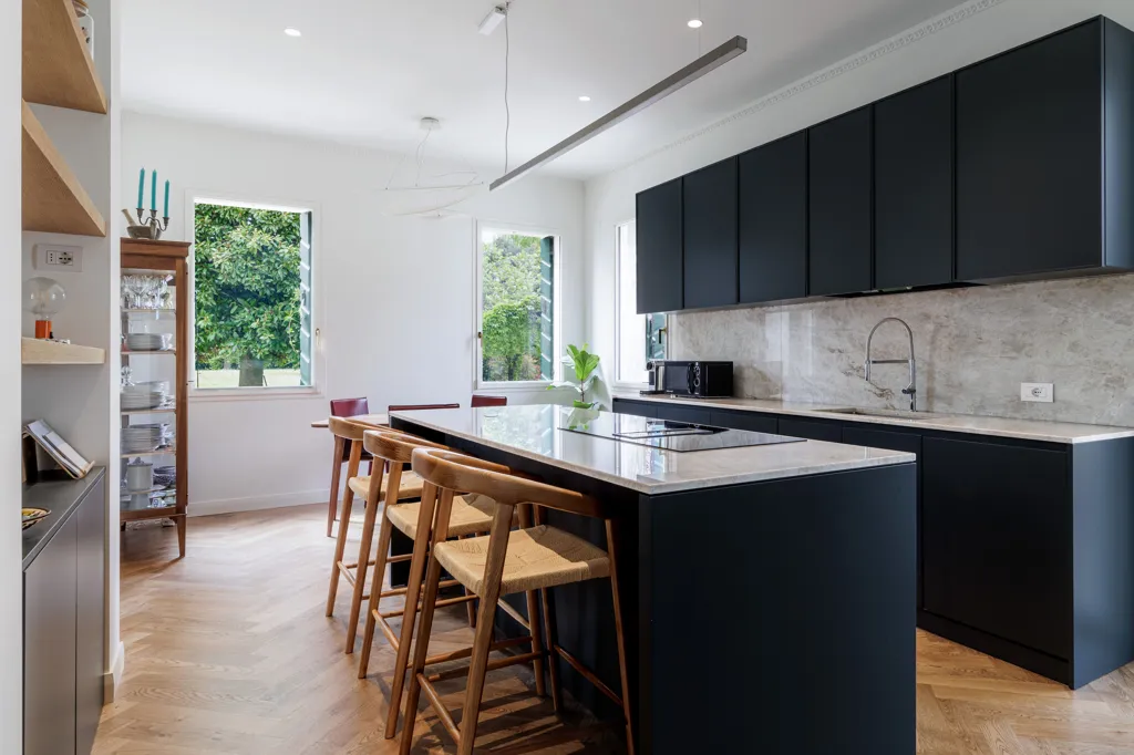 Cuisine - Liberty-Style Residence with Private Park in Zero Branco