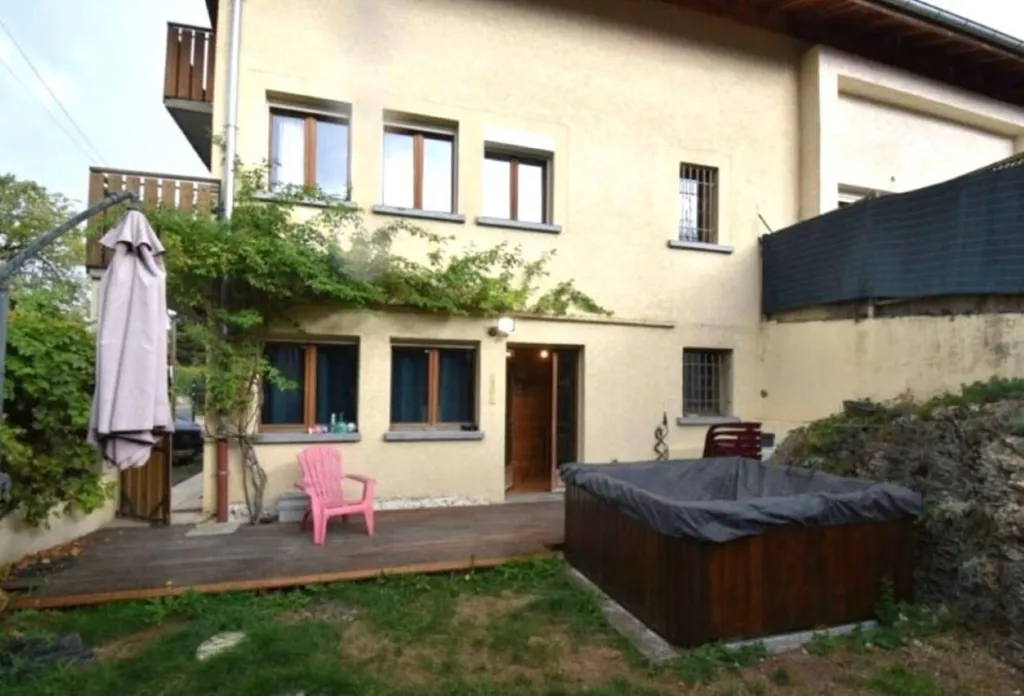 Terrasse - Maison Rénovée avec Balcon Sud à Reignier-Ésery