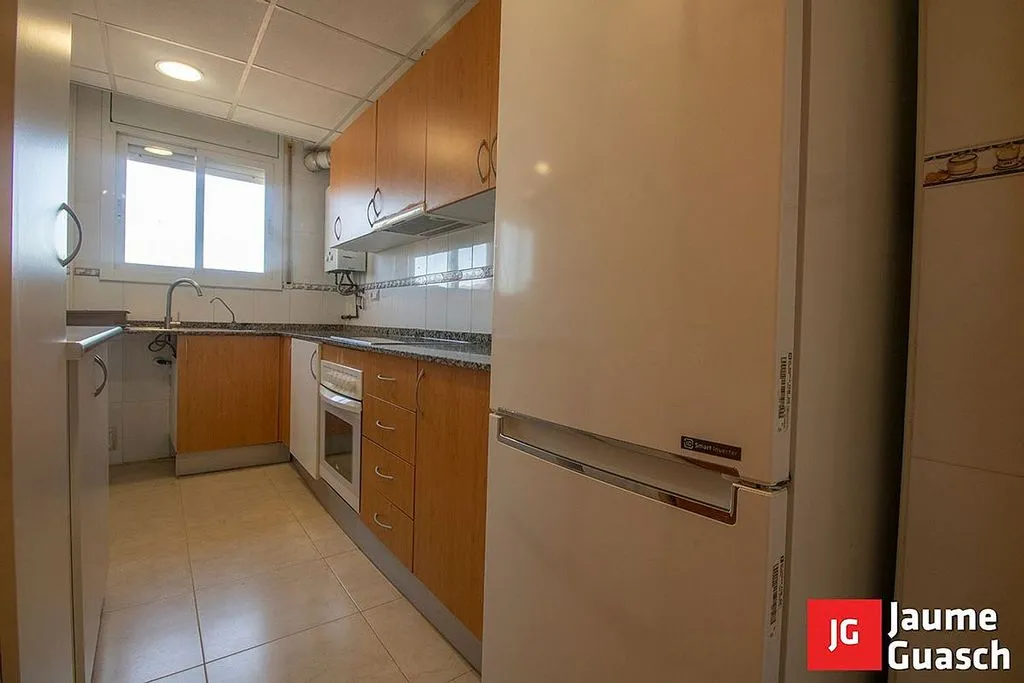 Köök - Apartment with Pool in Centre Torredembarra