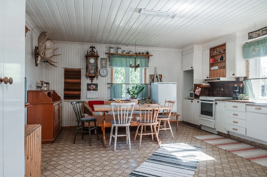 Söögituba - 1½-Storey Villa with Garden in Junsele