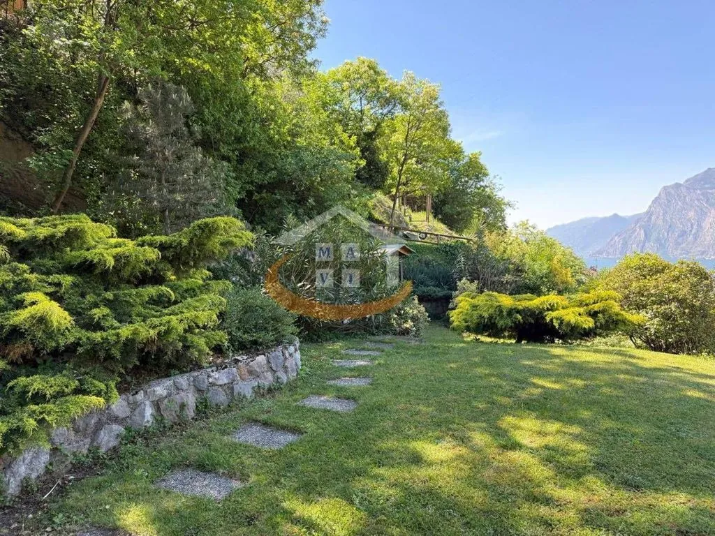 Jardin - Luxury Penthouse with Lake View in Nago-Torbole