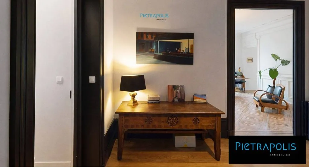 Hallway - Characterful Flat with Church View in Lyon 7th