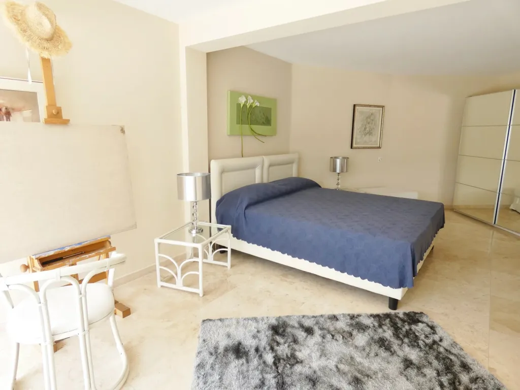 Chambres - Villa avec Vue Dominante sur le Vieux Village à Mougins