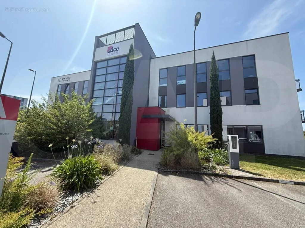 Välivaade - Office Space with Private Parking in Vern-sur-Seiche