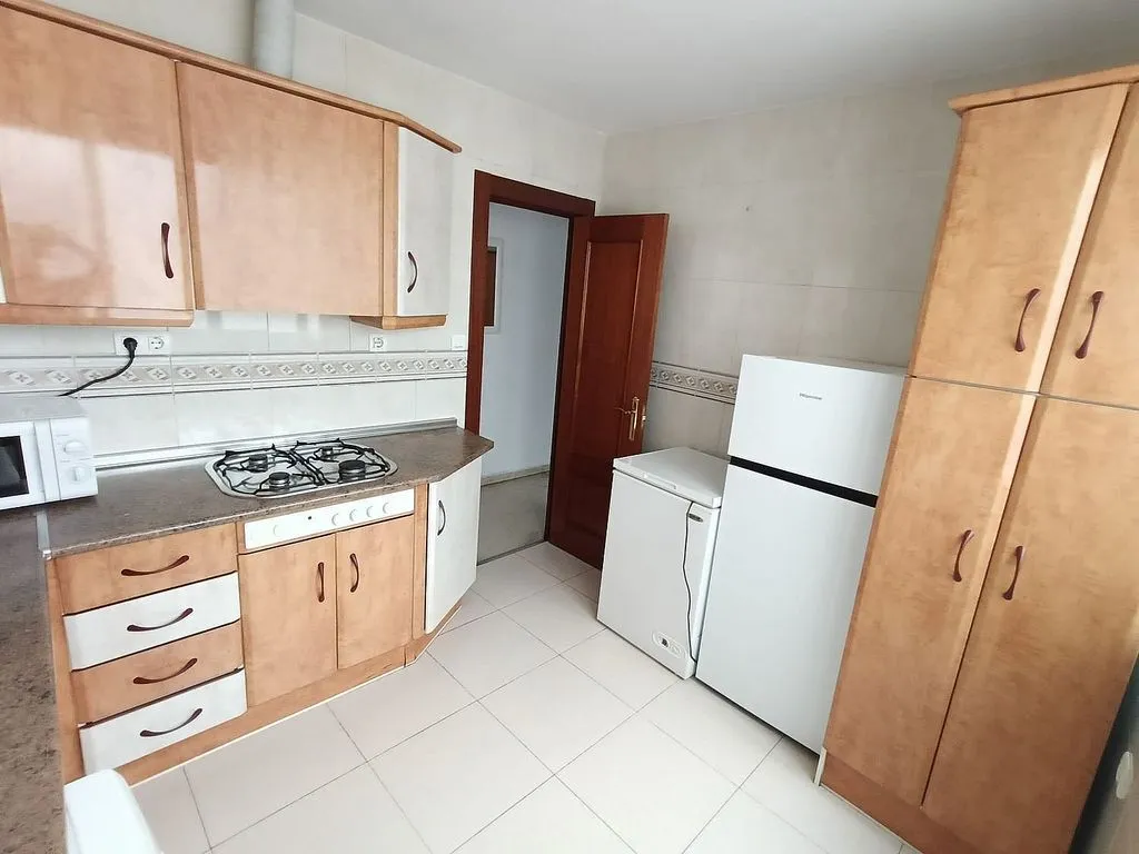 Cucina - Student Flat with Balcony in Central Location