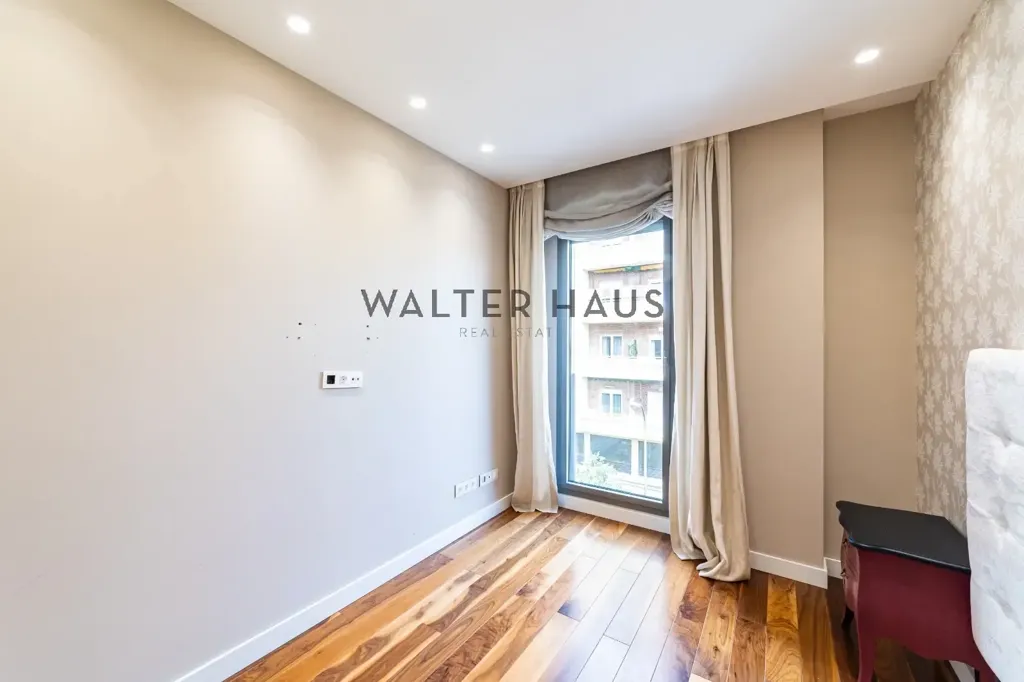Chambres - Modern Apartment with Solar Panels in Chamberí, Madrid