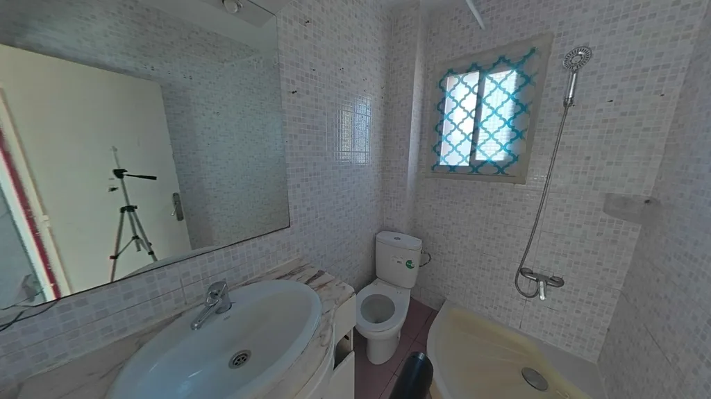 Salles de bain - Flat with Parquet Floors in Badalona