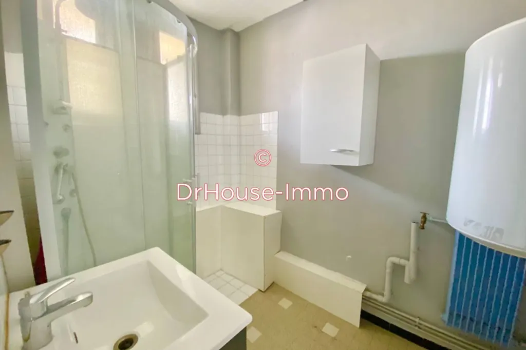 Bathrooms - Apartment with Panoramic View in Carcassonne