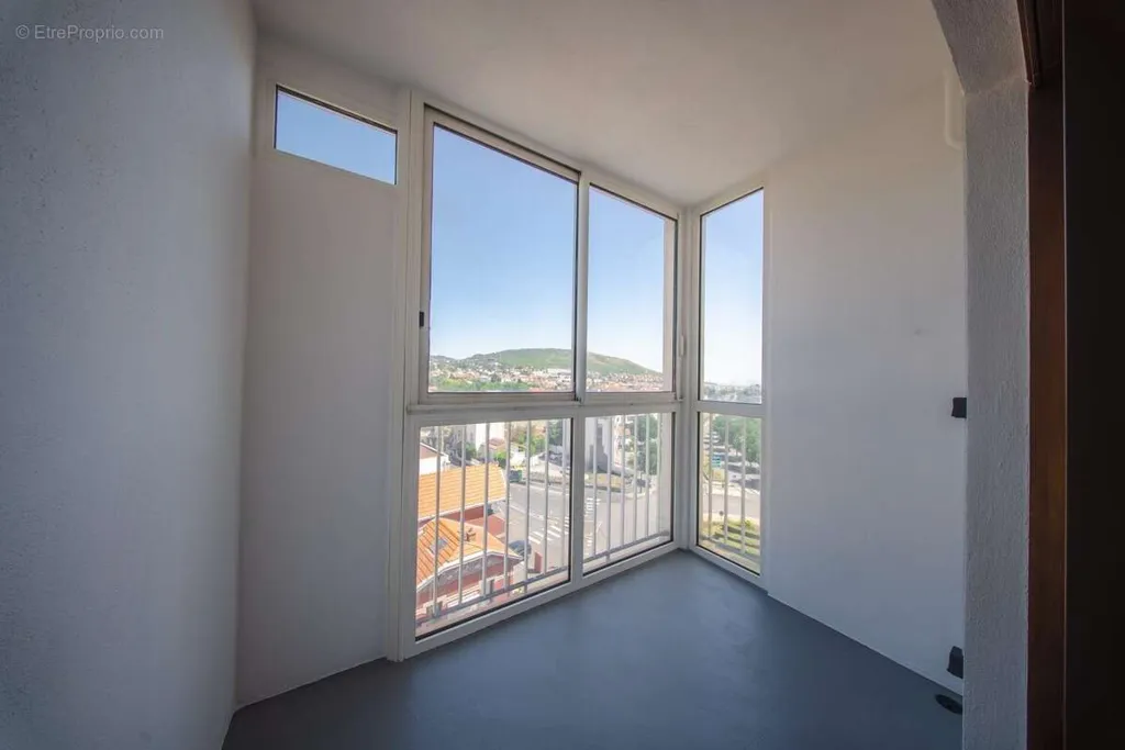 Stanze - Renovated Apartment with Balcony in Clermont-Ferrand