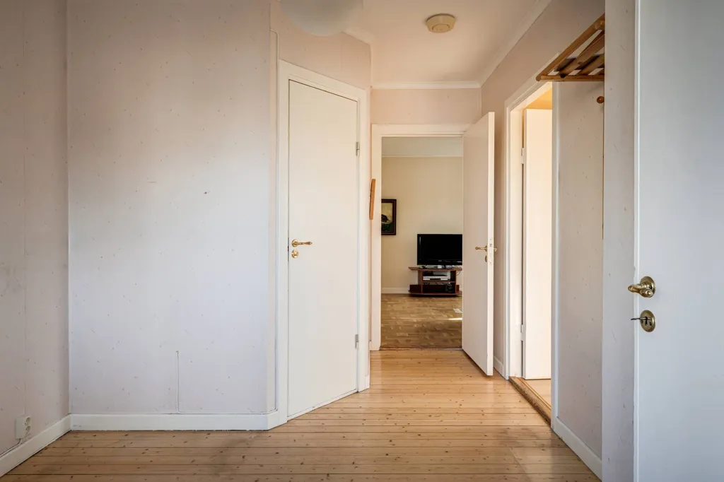 Entrée - Charming Villa with Rustic Lounge in Karlbo