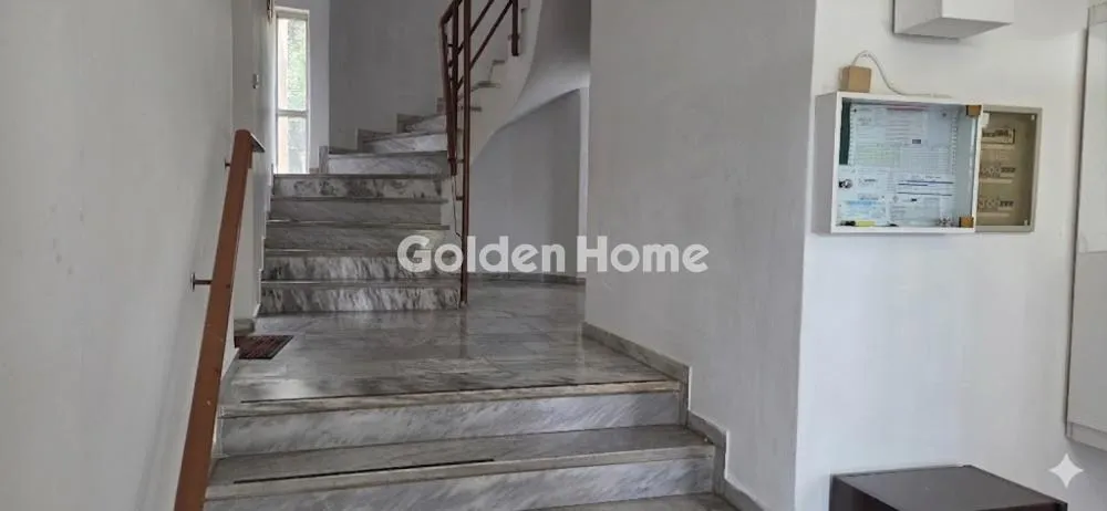 Hallway - Apartment with Garden View in Menidi, Athens