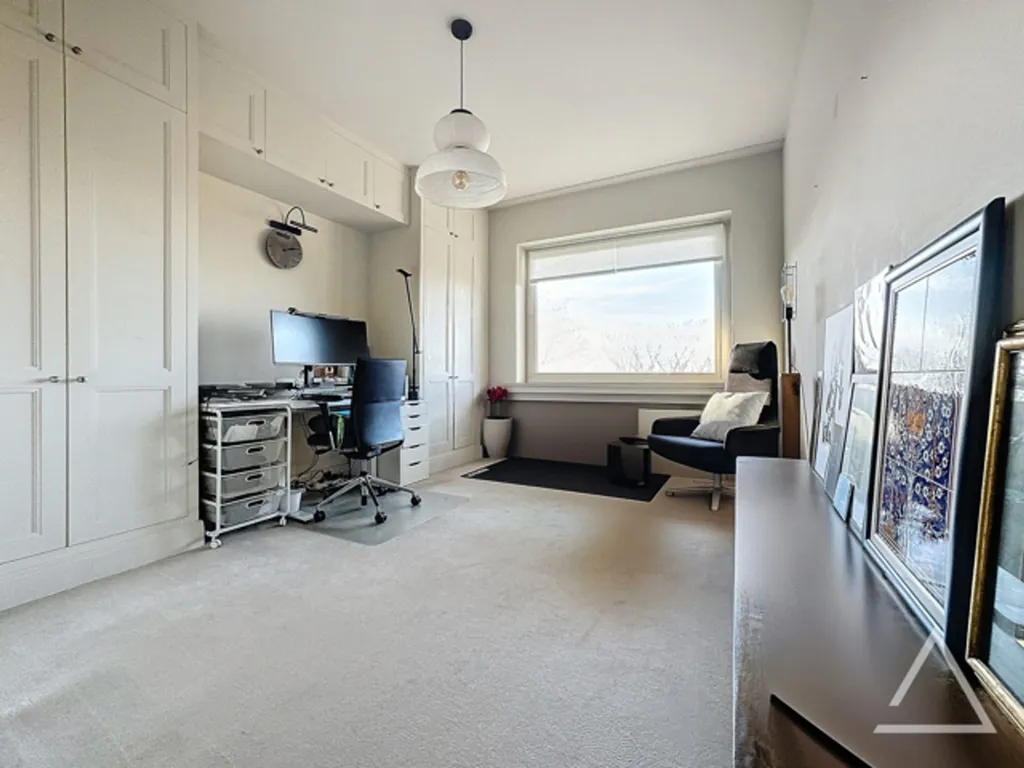 Bureau - Appartement Luxe avec 2 Terrasses au Cœur de la Ville