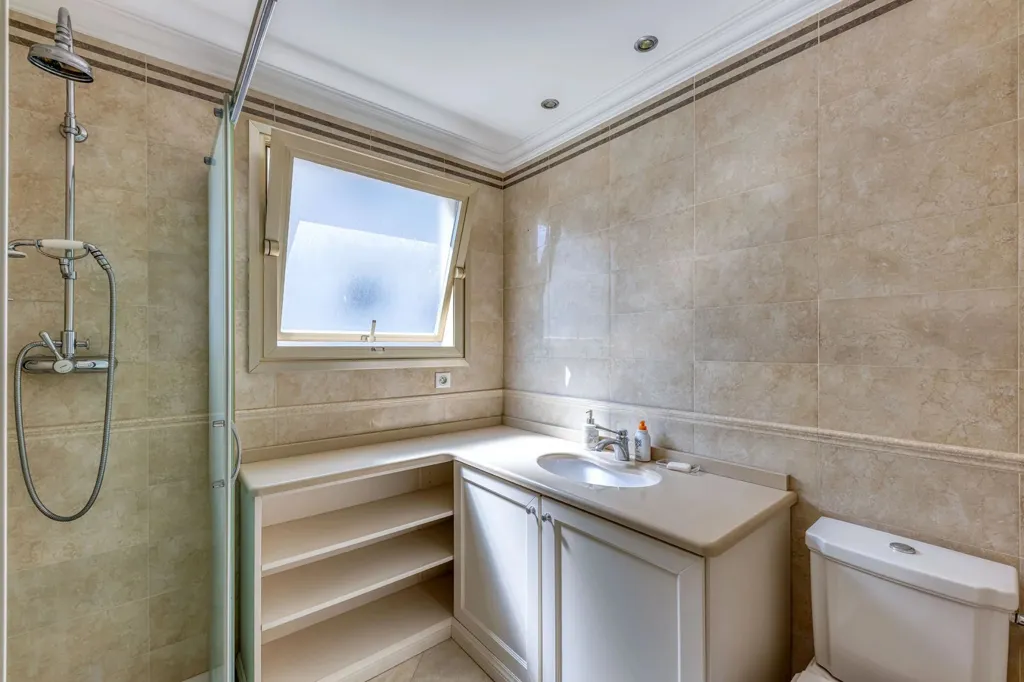 Salles de bain - Appartement Luxe avec Terrasses Panoramiques à Cannes