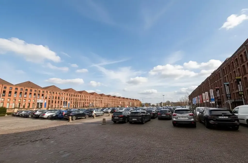Extérieur - Bureau Moderne à Louer sur le Site Pottelberg à Kortrijk