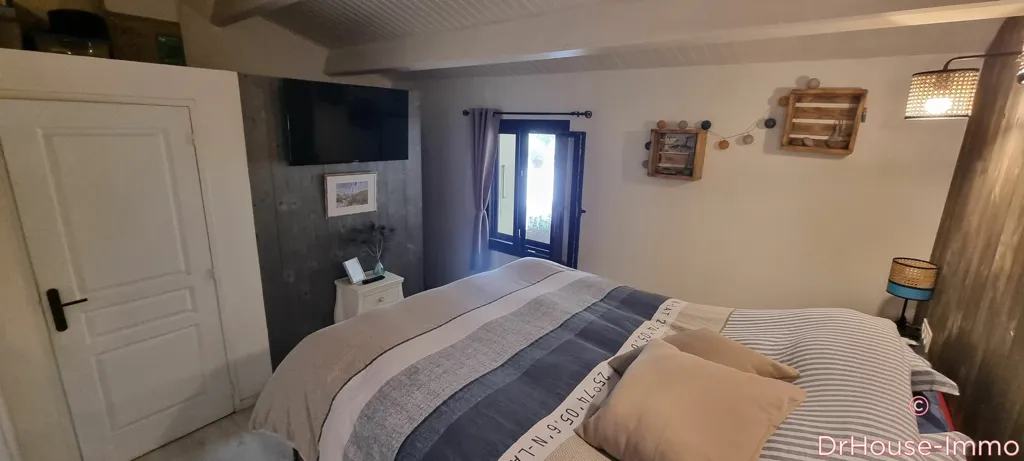 Bedrooms - Country House with Pool near Fontenay