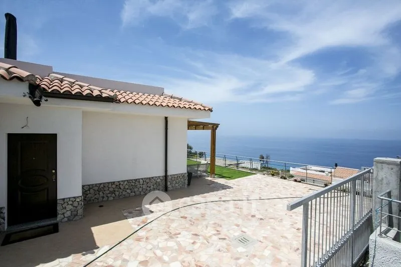 Terrazza - Villa con vista mare e piscina a Zambrone
