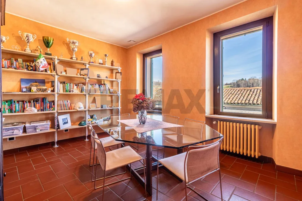 Salle à manger - Triplex Villa with Garden in Occhieppo Superiore