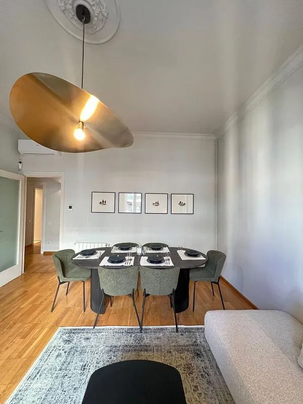 Söögituba - Furnished Flat with Balcony in Aribau/Diagonal, Barcelona