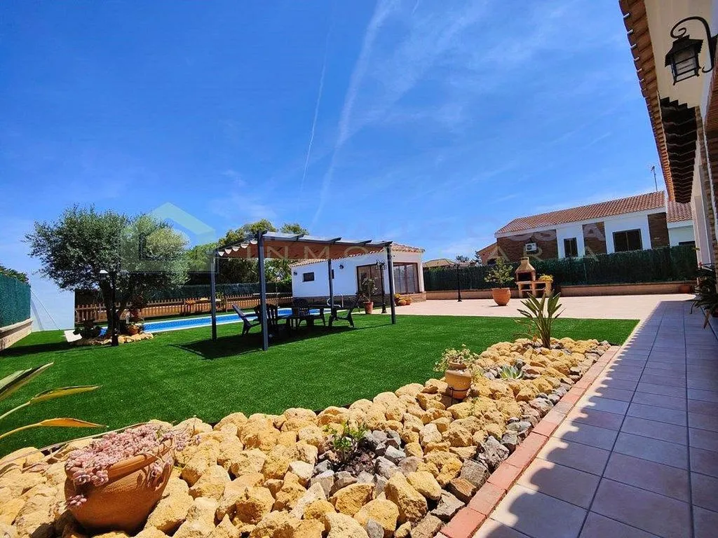 Jardin - Chalet with Pool and Terraces in Lepe