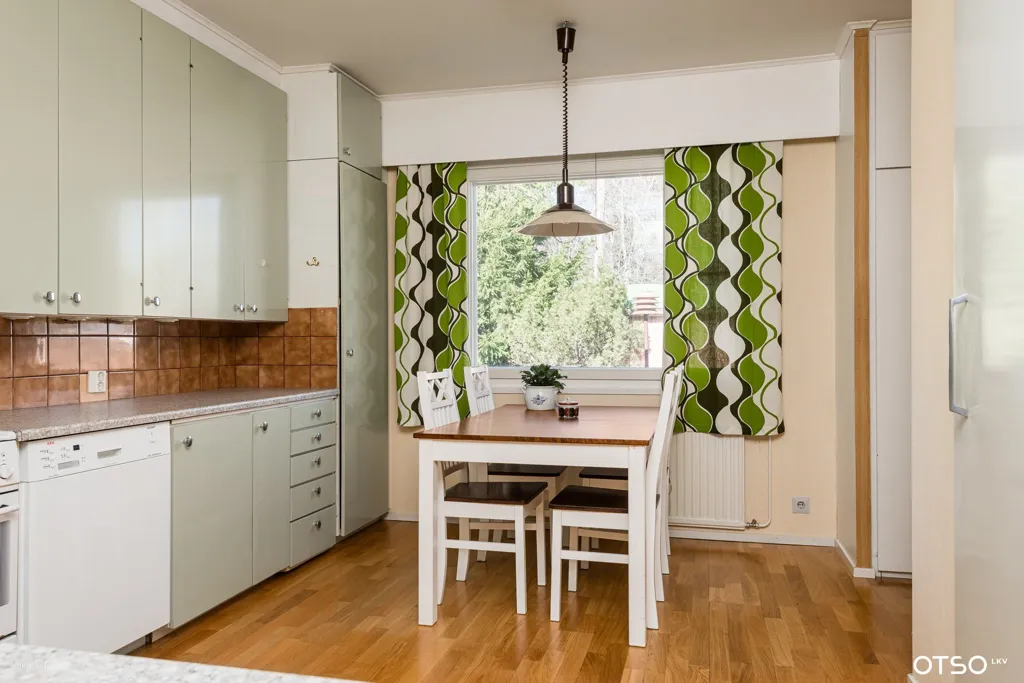 Söögituba - Spacious House with Garden in Uusiniitty, Pori
