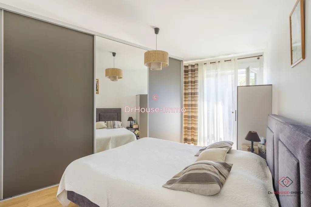 Bedrooms - 3-Piece Flat Near RER A and City Centre