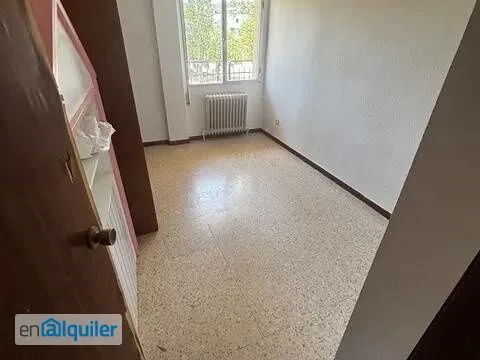 Toad - Large Flat with Terrace in Coimbra, Móstoles