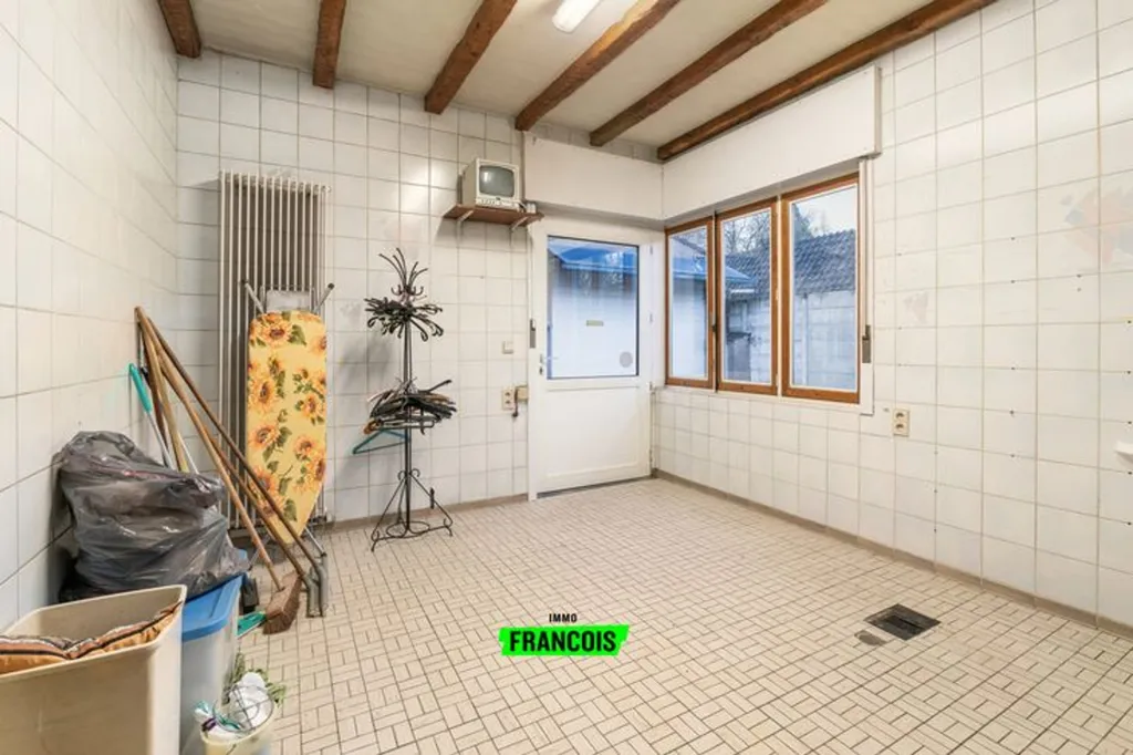 Vannitoad - Warehouse with House in Halle