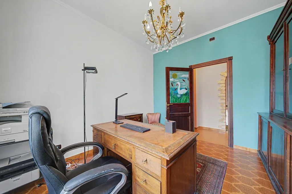 Kabinet - Villa with Solar Panels in Settala