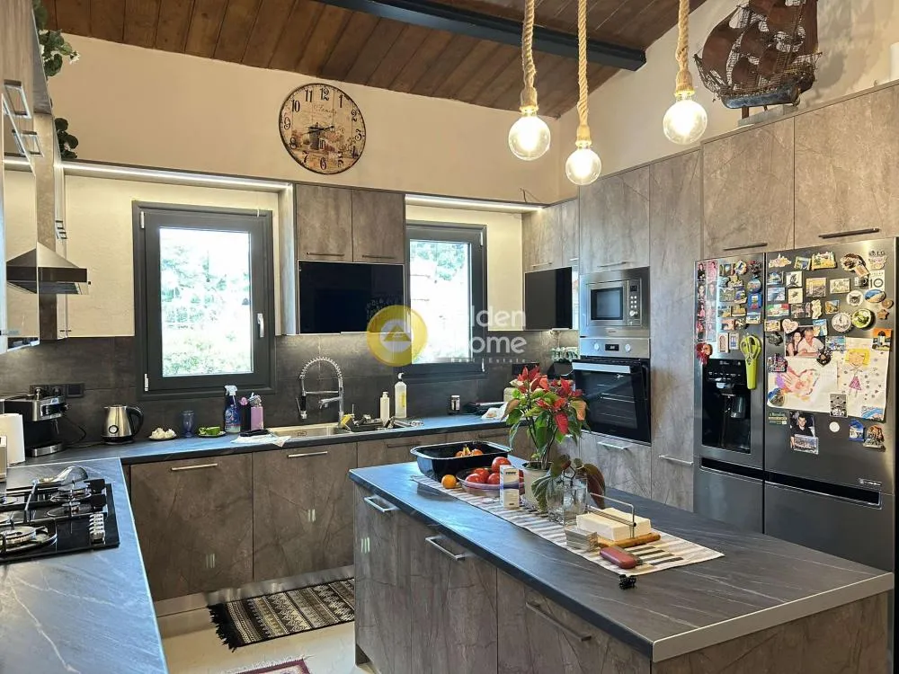 Cuisine - Modern Villa with Garden in Artemida
