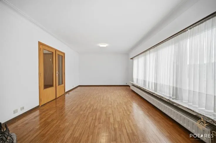 House with Separate Ground Floor Unit in Centre