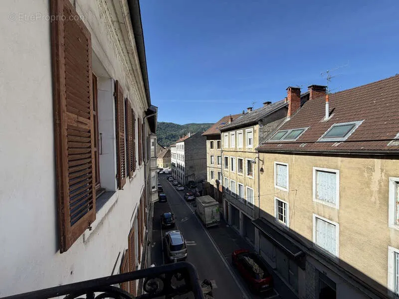 Balcón - Apartment with Balcony near Centre, Saint-Claude