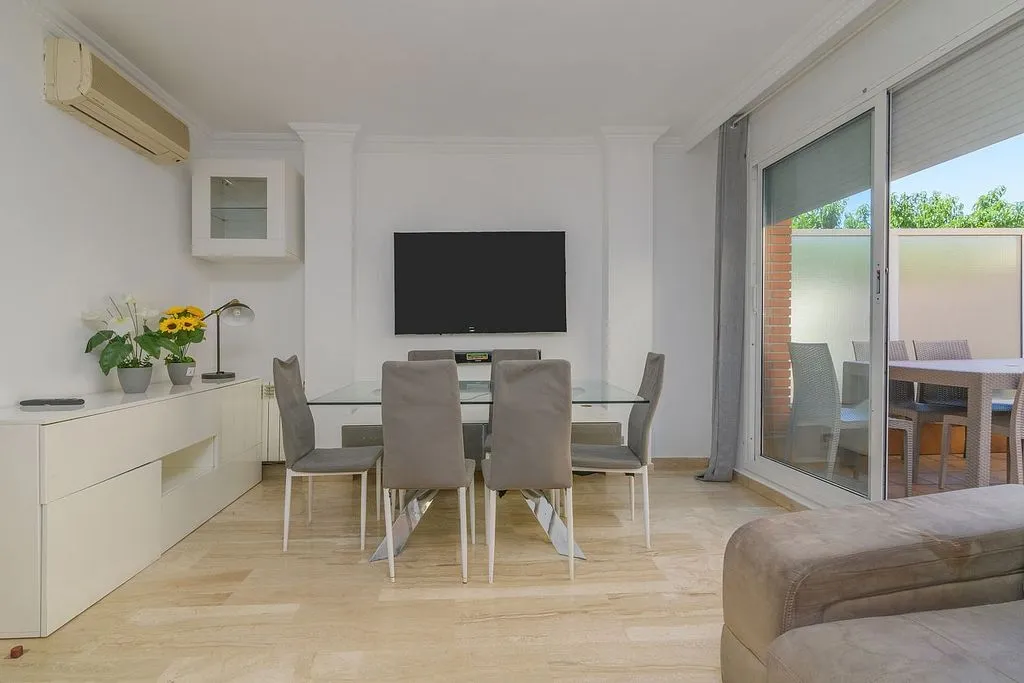 Salle à manger - Chalet with Pool and Terrace in Bellamar